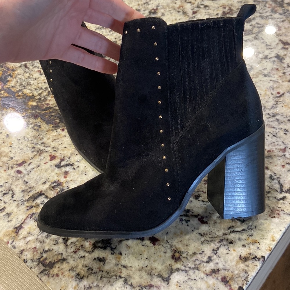 BOOTS - Picture 2 of 5